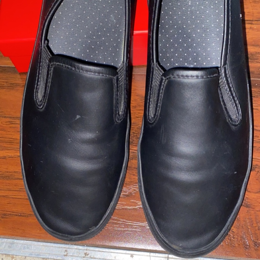 City Sneaks size 8.5 - Picture 3 of 3